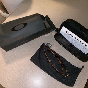 Oakley sunglasses, rose gold with prizm